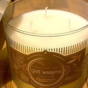 White Barn by B&BW 5wick Candle, Give Warmth